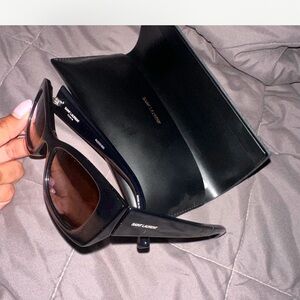 SAINT LAURENT PARIS SUNGLASSESS